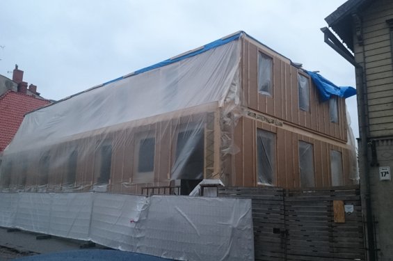 Koka karkasa māja Cēsīs