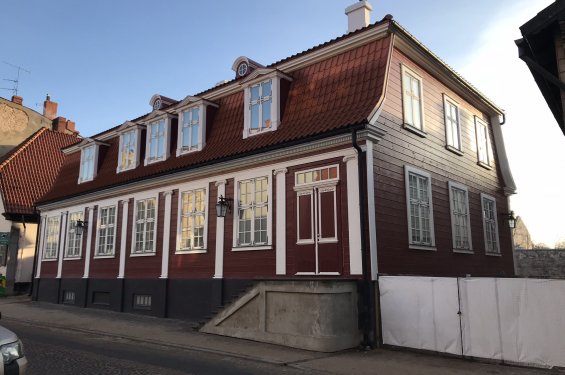 Koka karkasa māja Cēsīs
